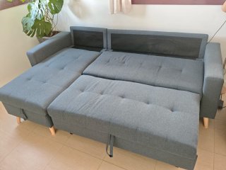 Sofá-cama con chaiselonge y almacenaje