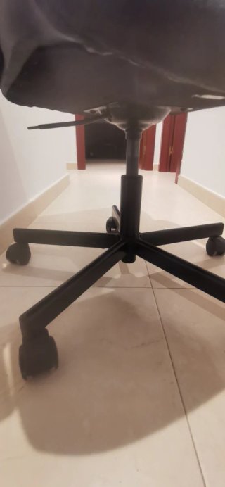 Silla de oficina con ruedas