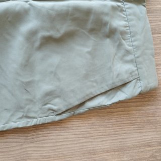 Pantalón Mango recto verde caqui talla 32