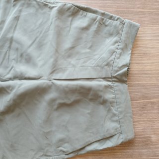 Pantalón Mango recto verde caqui talla 32