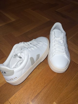 Zapatillas V ja Blancas y Beige