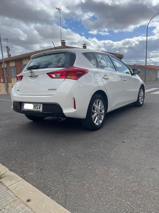 Toyota Auris 2013