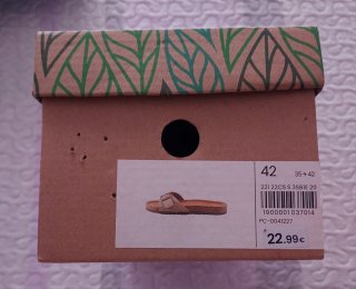 Sandalias Beige con hebilla
