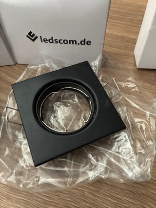 Focos empotrables led cuadrados (2 negros, 3 plata