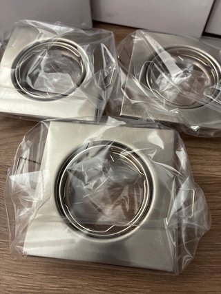 Focos empotrables led cuadrados (2 negros, 3 plata