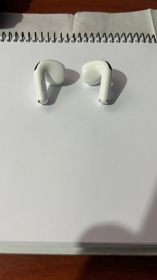 Apple AirPods 4 Blancos con caja original