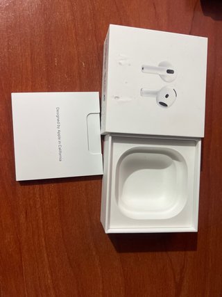 Apple AirPods 4 Blancos con caja original