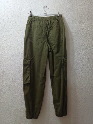 Pantalones cargo Pull&Bear verdes