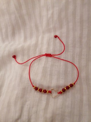Pulsera ajustable con corazón y cuentas