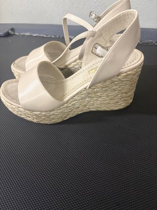 Sandalias cuña CORINA beige