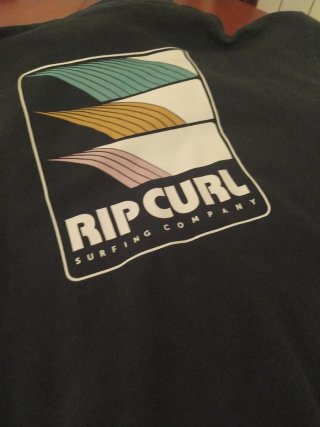Sudadera Rip Curl azul oscura.