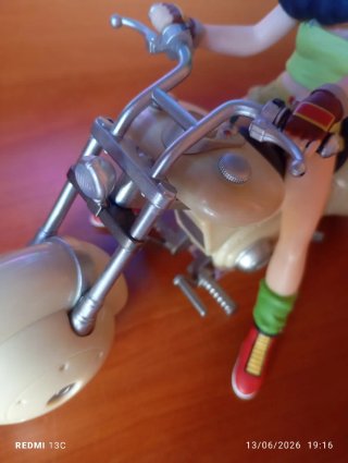 Figura Lunch Dragon Ball Motocicleta