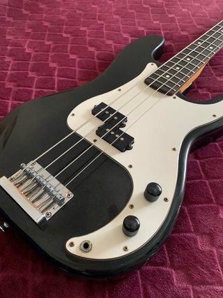 Bajo Eléctrico Caliber Negro
