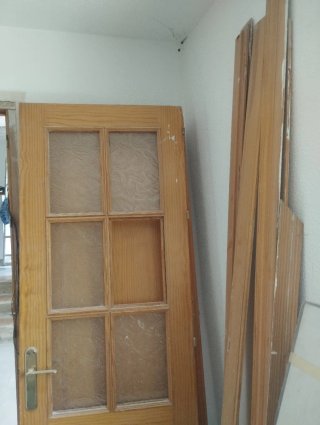 Puerta madera de pino con cristal