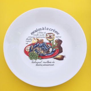 Vajilla de porcelana con diseño de mejillones