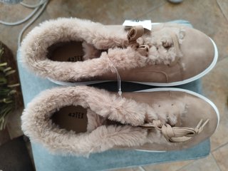 Zapatillas invierno forradas beige