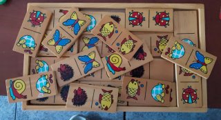 Dominó infantil de madera con animales