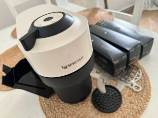 Cafetera Nespresso Vertuo + Cápsulas
