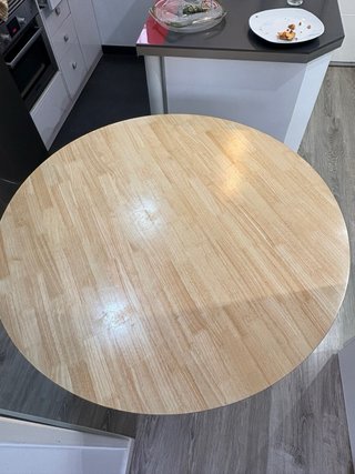 Elegante mesa redonda de madera 40 cm