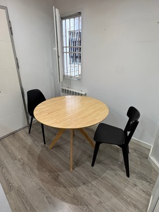 Elegante mesa redonda de madera 40 cm