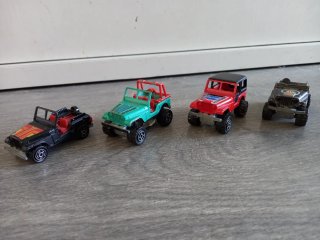 Lote 4 Jeeps Majorette 4x4
