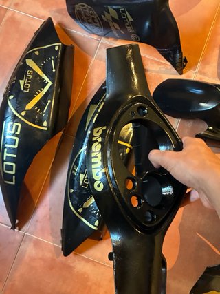 Carenado Yamaha Jog Negro + Adhesivos Lotus