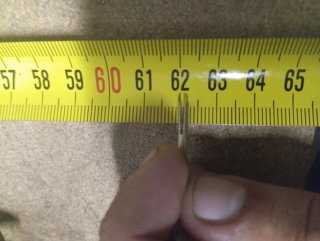 Remaches metálicos bifurcados para tapicería