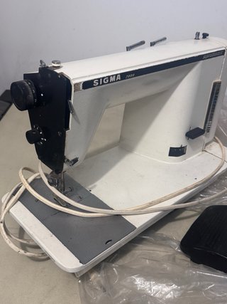 Máquina de coser Sigma 2000