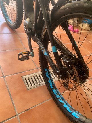 Bicicleta Eléctrica Focus Jam con bateria extra