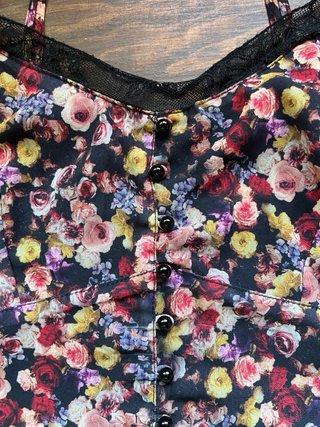 Top flores vintage tirantes negro multicolor