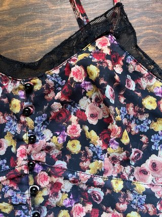 Top flores vintage tirantes negro multicolor