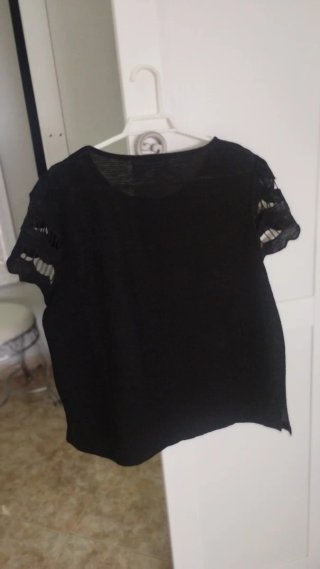 Camiseta Sfera Negra Encaje Manga Corta