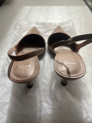 Zapatos Mango tacón punta beige talla 38