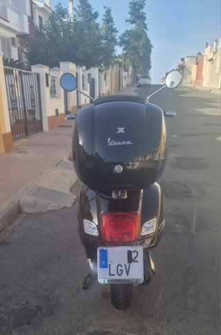 Vespa 125 GTS Super Negra
