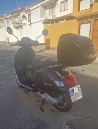 Vespa 125 GTS Super Negra