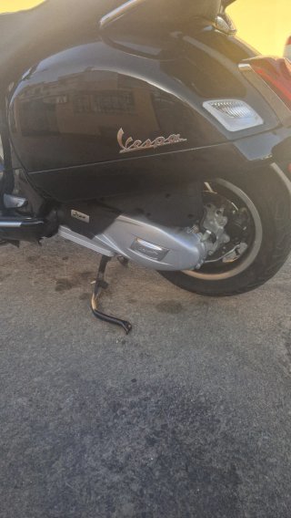 Vespa 125 GTS Super Negra