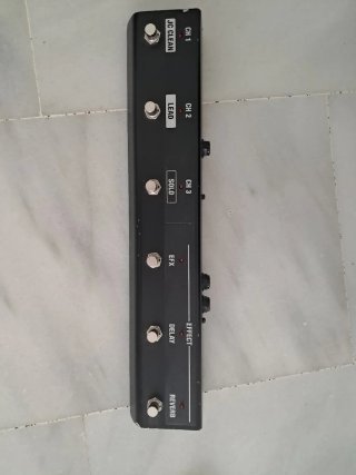 Amplificador Guitarra Roland Cube 80GX + Pedalera