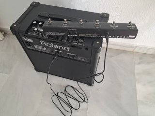 Amplificador Guitarra Roland Cube 80GX + Pedalera