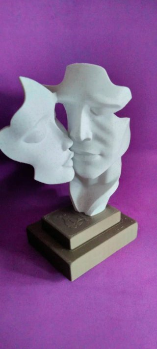 Busto amantes beso escultura
