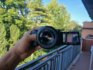 Sony ZV-E10 + E 50mm f/1.8 OSS
