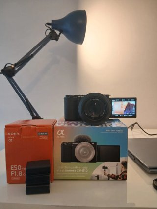 Sony ZV-E10 + E 50mm f/1.8 OSS