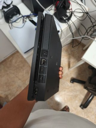 Pack PS4 Slim Negra + 3 Juegos + Mando