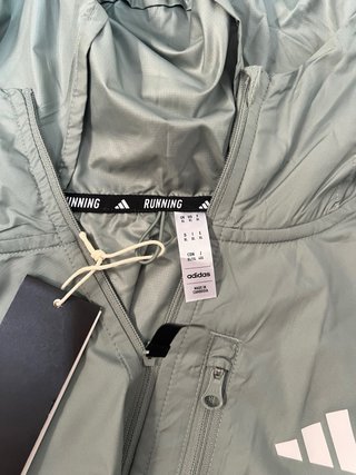 Chaqueta Adidas Verde con Capucha