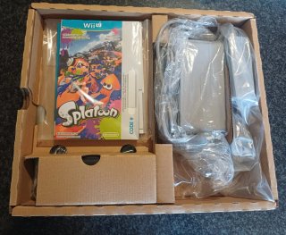 Nintendo Wii U Limited Edition Fondo di Magazzino