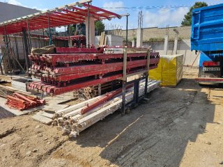 Mecano de encofrado metálico marca fermar 200m2.