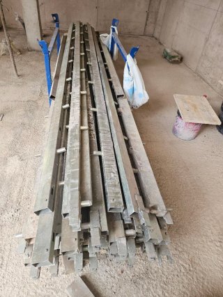 Mecano de encofrado metálico marca fermar 200m2.