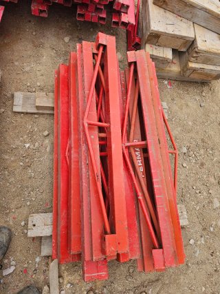 Mecano de encofrado metálico marca fermar 200m2.
