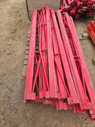 Mecano de encofrado metálico marca fermar 200m2.