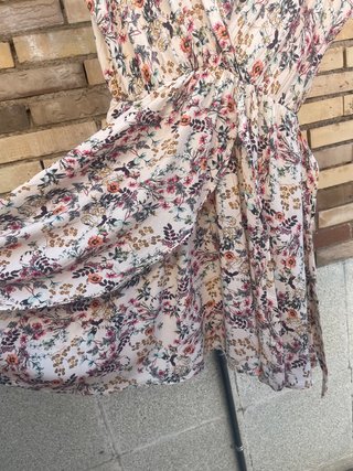 Vestido corto NUEVO con estampado de flores