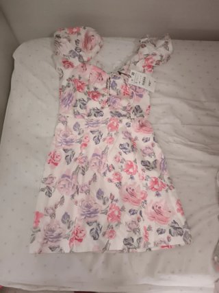 Vestido floral Zara Talla S